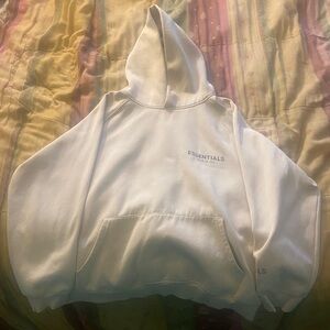 Essentials fear of god size M